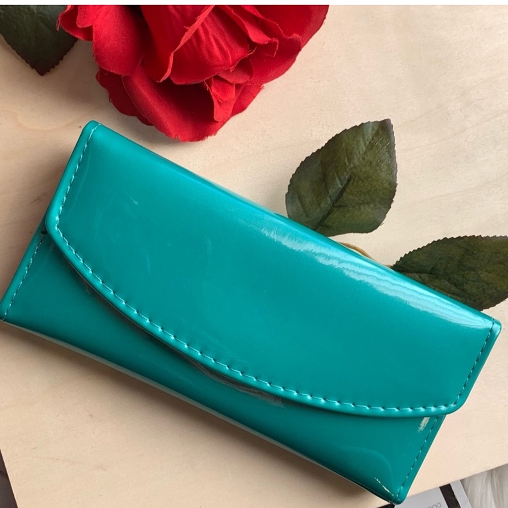💚💚New Green Patent Leather Glossy Wallet 💚💚